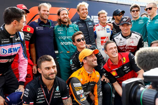 Drivers and well wishers as part of a farewell to 5 Sebastian Vettel (DEU, Aston Martin Aramco Cognizant F1 Team), F1 Grand Prix of Abu Dhabi at Yas Marina Circuit on November 20, 2022 in Abu Dhabi, United Arab Emirates. (Photo by HOCH ZWEI) Abu Dhabi United Arab Emirates