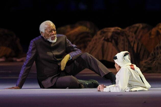 Bilder des Jahres, Sport 11 November Sport Themen der Woche KW46 Sport Bilder des Tages QATAR, AL KHOR - NOVEMBER 20, 2022: American actor Morgan Freeman (L) performs during the opening ceremony of the 2022 FIFA World Cup, WM, Weltmeisterschaft, Fussball at Al Bayt Stadium. Sergei Bobylev TASS  55990265