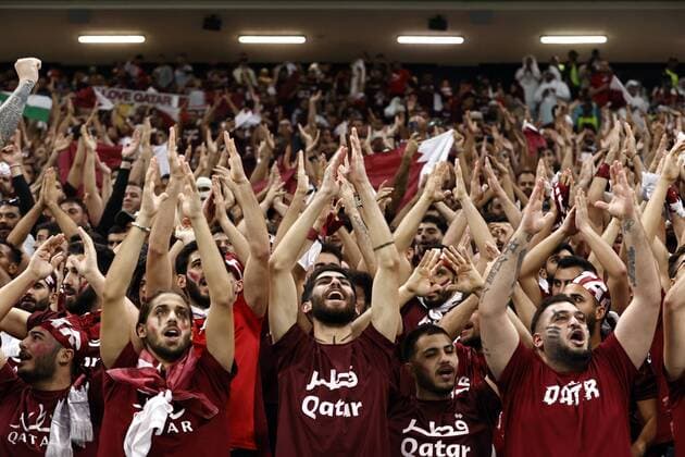 AL KHOR - Qatari supporters during the FIFA World Cup, WM, Weltmeisterschaft, Fussball Qatar 2022 group A match between Qatar and Ecuador at Al Bayt Stadium on November 20, 2022 in Al Khor, Qatar. AP Dutch Height MAURICE OF STONE FIFA World Cup Qatar 2022 2022 xVIxANPxSportx xMauricexvanxSteenxWKxIVx *** AL KHOR Qatari supporters during the FIFA World Cup Qatar 2022 group A match between Qatar and Ecuador at Al Bayt Stadium on November 20, 2022 in Al Khor, Qatar AP Dutch Height MAURICE OF STONE FIFA World Cup Qatar 2022 2022 xVIxANPxSportx xMauricexvanxSteenxWKxIVx 458128979 originalFilename: 458128979.jpg