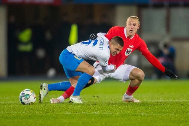 SOCCER - AUT vs ITA, test match VIENNA,AUSTRIA,20.NOV.22 - SOCCER - OEFB international test match, Austria vs Italy. Image shows Marco Verratti (ITA) and Xaver Schlager (AUT).  GEPAxpictures xPhilippxBrem