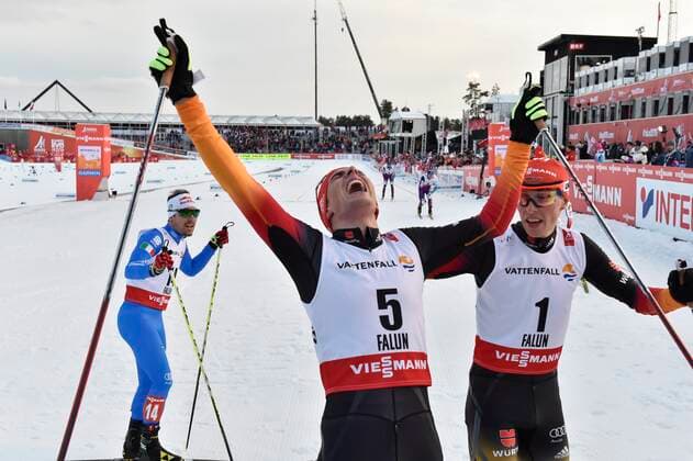 FALUN 20150220 Tysklands Johannes Rydzek vinner efter att ha gatt i mal efter herrarnas 10km jaktstart under Nordisk Kombinationstävlingen under skid-VM i Falun. Bakom honom tvaan Alessandro Pittin fran Italien, och th Eric Frenzel, Tyskland, som slutade fyra. Foto Anders Wiklund TT kod 10040 FALUN SVERIGE x10040x *** FALUN 20150220 Germanys Johannes Rydzek wins after the mens 10km pursuit start during the Nordic Combined Ski Championships in Falun.Behind him Alessandro Pittin from Italy, and Eric Frenzel, Germany, who finished fourth.Photo Anders Wiklund TT kod 10040 FALUN SVERIGE x10040x  Copyright: xANDERSxWIKLUNDx xTTx SKID-VM 2015 NORDISK KOMBINATION