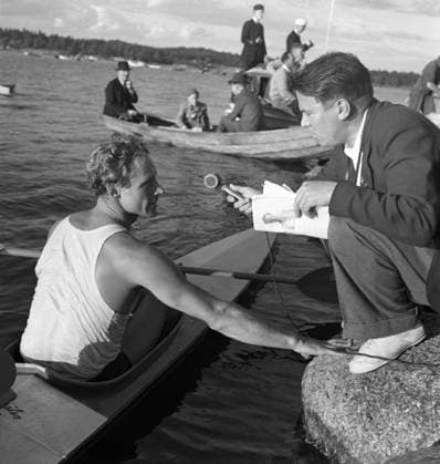 STOCKHOLM 1948 Kanotisten Gert Fredriksson (1919-2006) en av Sveriges främste olympier, han tog totalt atta medaljer varav sex guld, under aren 1948-60. STOCKHOLM Sverige KANOT x1900x *** STOCKHOLM 1948 Canoeist Gert Fredriksson 1919 2006 one of Swedens greatest Olympians, he won a total of eight medals, six of them gold, during the 1948 season 60 STOCKHOLM Sweden CANOE x1900x  Copyright: xTTxHISTORICALx GERT FREDRIKSSON
