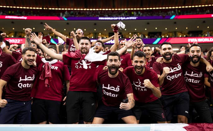 Doha, Qatar. 20th Nov, 2022. or 20.11.2022 Qatar Fans Qatar - Ecuador World Cup 2022 in Qatar Credit: Moritz Müller *** Doha, Qatar 20th Nov, 2022 or 20 11 2022 Qatar Fans Qatar Ecuador World Cup 2022 in Qatar Credit Moritz Müller