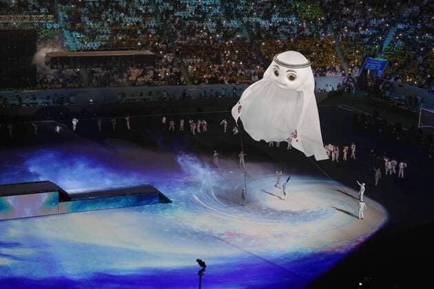 Bilder des Jahres, Sport 11 November Sport Themen der Woche KW46 Sport Bilder des Tages Football: World Cup opening day La eeb, the mascot of the 2022 FIFA World Cup, WM, Weltmeisterschaft, Fussball floats in the air during the opening ceremony of the football World Cup at Al Bayt Stadium in Al Khor, Qatar on Nov. 20, 2022.  A14AA0001357798P 