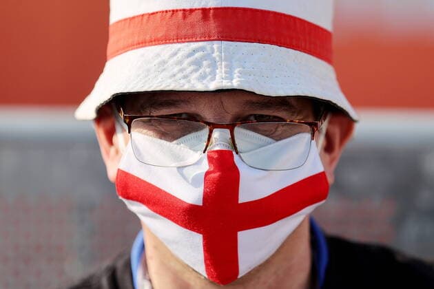 QATAR, DOHA - NOVEMBER 21, 2022: A Team England supporter is seen outside Khalifa International Stadium ahead of the 2022 FIFA World Cup, WM, Weltmeisterschaft, Fussball Group B football match between England and Iran. Sergei Bobylev TASS  56004913