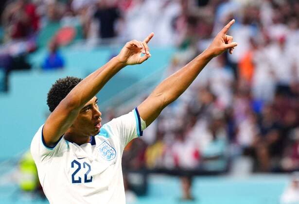 Sport Themen der Woche KW47 Sport Bilder des Tages Mandatory Credit: Photo by Javier Garcia Shutterstock (13626340cg) Jude Belligham celebrates scoring the opening goal England v Iran, FIFA World Cup, WM, Weltmeisterschaft, Fussball 2022, Group B, Football, Khalifa International Stadium, Ar-Rayyan, Qatar - 21 Nov 2022 Editorial Use Only England v Iran, FIFA World Cup 2022, Group B, Football, Khalifa International Stadium, Ar-Rayyan, Qatar - 21 Nov 2022 Editorial Use Only  Copyright: xJavierxGarcia Shutterstockx 13626340cg