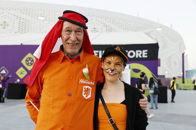 DOHA - Supporters ahead of the FIFA World Cup, WM, Weltmeisterschaft, Fussball Qatar 2022 group A match between Senegal and Netherlands at Al Thumama Stadium on November 21, 2022 in Doha, Qatar. ANP MAURICE VAN STONE FIFA World Cup Qatar 2022 2022 xVIxANPxSportx xxANPxIVx *** DOHA Supporters ahead of the FIFA World Cup Qatar 2022 group A match between Senegal and Netherlands at Al Thumama Stadium on November 21, 2022 in Doha, Qatar ANP MAURICE VAN STONE FIFA World Cup Qatar 2022 2022 xVIxANPxSportx xxANPxIVx 458164547 originalFilename: 458164547.jpg