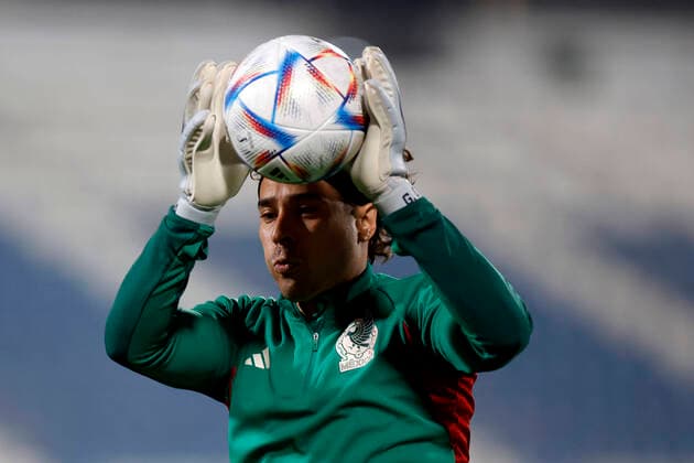 Mexico s goalkeeper Guillermo Memo Ochoa attends a training session at the Al-Bayt Stadium in Yor, Qatar, 21 November 2022. Mexico will face Poland during their FIFA World Cup, WM, Weltmeisterschaft, Fussball Qatar 2022 group C soccer match on 22 November 2022. Mexico s training session !ACHTUNG: NUR REDAKTIONELLE NUTZUNG!  Copyright: xAlbertoxEstevezx EVE492 20221121-b80402da8fb6b56491673d1e755f2bffc4b91f62
