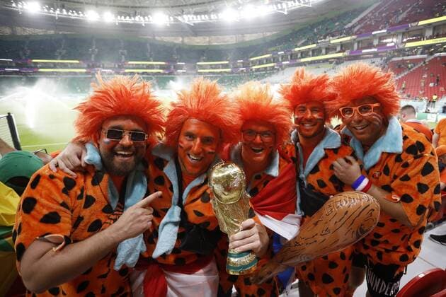 RECORD DATE NOT STATED FIFA World Cup, WM, Weltmeisterschaft, Fussball Qatar 2022 Senegal vs Netherlands Fans o Aficion during the game Senegal vs Netherlands, Corresponding to Group A of the FIFA World Cup Qatar 2022, at Al Thumama Stadium, Al Thumama, November 21, 2022. <br><br> Fans o Aficion durante el partido Senegal vs Paises Bajos (Holanda), correspondiente al Grupo A de la Copa Mundial de la FIFA Qatar 2022, en el Estadio Al Thumama, Al Thumama, 21 de noviembre de 2022. AL THUMAMA DOHA QATAR  Copyright: xAndresxPinax 20221121_4781