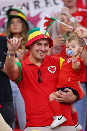 Wales fans (WAL), NOVEMBER 21, 2022 - Football Soccer : FIFA World Cup, WM, Weltmeisterschaft, Fussball Qatar 2022 Group B match between United States 1-1 Wales at Ahmad Bin Ali Stadium in Al Rayyan, Qatar.  (204428451)