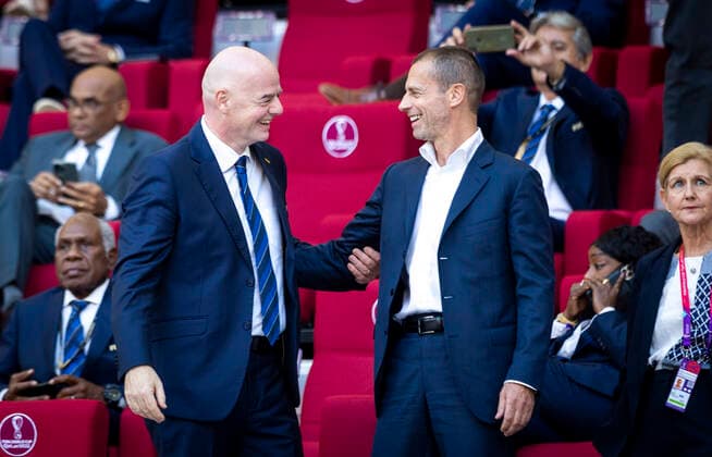 Doha, Qatar. 21st Nov, 2022. FIFA president Giovanni Infantino (L) UEFA president Aleksander Ceferin England - Iran World Cup 2022 in Qatar 21.11.2022 Credit: Moritz Müller *** Doha, Qatar 21st Nov, 2022 FIFA president Giovanni Infantino L UEFA president Aleksander Ceferin England Iran World Cup 2022 in Qatar 21 11 2022 Credit Moritz Müller