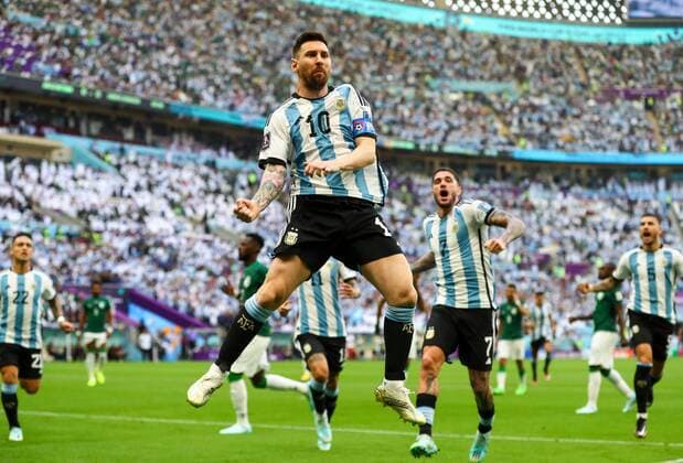 Sport Themen der Woche KW47 Sport Bilder des Tages Mandatory Credit: Photo by Kieran McManus Shutterstock (13626415af) Lionel Messi of Argentina scores a penalty and celebrates 1-0 Argentina v Saudi Arabia, FIFA World Cup, WM, Weltmeisterschaft, Fussball 2022, Group C, Football, Lusail Stadium, Al Daayen, Qatar - 22 Nov 2022 Editorial Use Only Argentina v Saudi Arabia, FIFA World Cup 2022, Group C, Football, Lusail Stadium, Al Daayen, Qatar - 22 Nov 2022 Editorial Use Only  Copyright: xKieranxMcManus Shutterstockx 13626415af