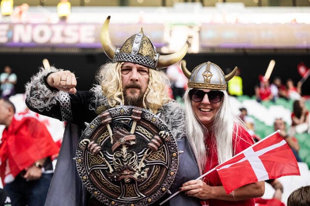 221122 Fans of Denmark ahead of the FIFA World Cup, WM, Weltmeisterschaft, Fussball 2022 football match between Denmark and Tunisia on November 22, 2022 in Doha. Photo: Joel Marklund BILDBYRAN kod JM JM0382 bbeng fotboll football soccer fotball vm fotbolls-vm fotball-vm fotbolls-vm 2022 fifa world cup 2022 danmark denmark tunisien tunisia publik *** 221122 Fans of Denmark ahead of the FIFA World Cup 2022 football match between Denmark and Tunisia on November 22, 2022 in Doha Photo Joel Marklund PHOTO AGENCY code JM JM0382 bbeng football football soccer fotball world cup football world cup football world cup 2022 fifa world cup 2022 denmark denmark tunisia tunisia audience,  Copyright: JOELxMARKLUND BB221122JM009