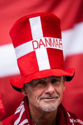 221122 A fan of Denmark ahead of the FIFA World Cup, WM, Weltmeisterschaft, Fussball 2022 football match between Denmark and Tunisia on November 22, 2022 in Doha. Photo: Joel Marklund BILDBYRAN kod JM JM0382 bbeng fotboll football soccer fotball vm fotbolls-vm fotball-vm fotbolls-vm 2022 fifa world cup 2022 danmark denmark tunisien tunisia publik *** 221122 A fan of Denmark ahead of the FIFA World Cup 2022 football match between Denmark and Tunisia on November 22, 2022 in Doha Photo Joel Marklund PHOTO AGENCY code JM JM0382 bbeng football football soccer fotball vm fotbols vm fotbols vm fotbols vm 2022 fifa world cup 2022 denmark denmark tunisia tunisia audience,  Copyright: JOELxMARKLUND BB221122JM010
