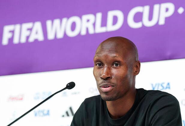 November 22, 2022, DOHA, QATAR: Canadas captain Atiba Hutchinson speaks to the media during a press conference, PK, Pressekonferenz ahead of their first match against Belgium at the World Cup in Doha, Qatar during on Tuesday, November 22, 2022. Canada News - November 22, 2022  - ZUMAc35_ 20221122_zaf_c35_005 Copyright: xNathanxDenettex
