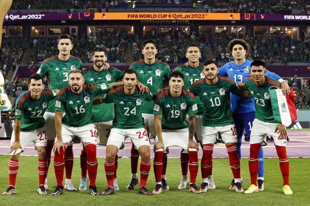 DOHA - (Back row lr) Cesar Jasib Montes of Mexico, Henry Martin of Mexico, Edson Alvarez of Mexico, Hector Moreno of Mexico, Mexico goalkeeper Guillermo Ochoa. (Front row lr) Hirving Lozano of Mexico, Hector Herrera of Mexico, Luis Chavez of Mexico, Jorge Sanchez of Mexico, Ernesto Vega of Mexico, Jesus Gallardo of Mexico during the FIFA World Cup, WM, Weltmeisterschaft, Fussball Qatar 2022 group C match between Mexico and Poland in the 974 Stadium on November 22, 2022 in Doha, Qatar. AP Dutch Height MAURICE OF STONE FIFA World Cup Qatar 2022 2022 xVIxANPxSportx xMauricexvanxSteenxWKxIVx