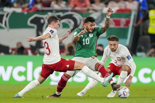DOHA, 22-11-2022 Stadium 974, World Cup 2022 in Qatar game between Mexico vs Poland, Poland player Artur Jedrzejcyk, m10 , Poland player Matty Cash Mexico - Poland  x19310799x Copyright:
