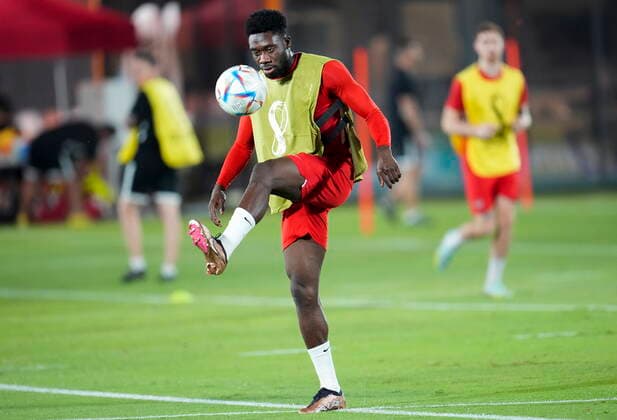 November 22, 2022, DOHA, QATAR: Canada forward Alphonso Davies works on his foot work with the ball during practice at the World Cup in Doha, Qatar, Tuesday, Nov. 22, 2022. Canada News - November 22, 2022  - ZUMAc35_ 20221122_zaf_c35_028 Copyright: xNathanxDenettex