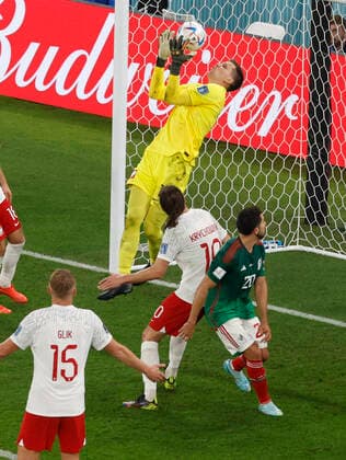 Tomas Szczesny goalkeeper from Poland defends today, in a group stage match of the Qatar 2022 Soccer World Cup between Mexico and Poland at the 974 Stadium in Doha, Qatar 22 November 2022. Soccer World Cup: Mexico - Poland !ACHTUNG: NUR REDAKTIONELLE NUTZUNG!  Copyright: xJJxGuillenx GR2441 20221122-c05b74f289276e3c66d1ea4dd86d82fefb011a8c