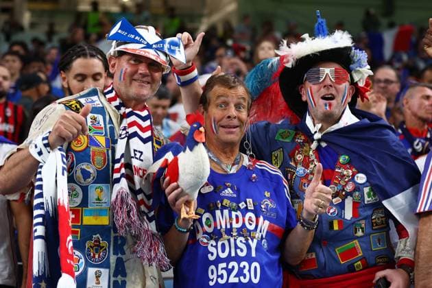 Al Wukair, Qatar, 22nd November 2022. French fans before the FIFA World Cup, WM, Weltmeisterschaft, Fussball 2022 match at Al Janoub Stadium, Al Wukair. Picture credit should read: David Klein Sportimage EDITORIAL USE ONLY. No use with unauthorised audio, video, data, fixture lists, club league logos or live services. Online in-match use limited to 120 images, no video emulation. No use in betting, games or single club league player publications. SPI-2055-0003