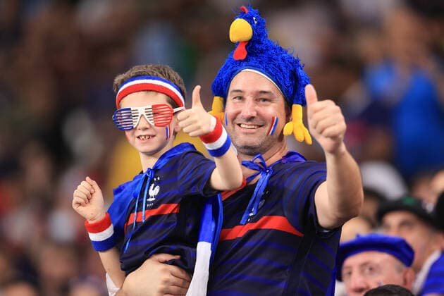 Football - FIFA World Cup, WM, Weltmeisterschaft, Fussball - Group D - France v Australia 22nd November 2022 - FIFA World Cup - Group D - France v Australia - France fans - Photo: Simon Stacpoole Offside. Doha Qatar *** Fußball FIFA-Weltmeisterschaft Gruppe D Frankreich gegen Australien 22. November 2022 FIFA-Weltmeisterschaft Gruppe D Frankreich gegen Australien Frankreich-Fans Foto Simon Stacpoole Abseits Doha Katar  Copyright: xSimonxStacpoolexOffside