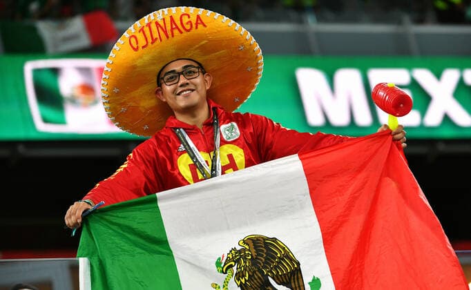 Fussball, Weltmeisterschaft, 2022, Herren, Qatar, Gruppe C, 1. Spieltag, Stadium 974: Mexico - Polen; Fans Mexiko. Fan, Fans, Fankultur, Begeisterung. FIFA REGULATIONS PROHIBIT ANY USE OF PHOTOGRAPHS AS IMAGE SEQUENCES AND OR QUASI-VIDEO *** Football, World Cup, 2022, Men, Qatar, Group C, 1 Matchday, Stadium 974 Mexico Poland Fans Mexico Fan, Fans, Fan Culture, Enthusiasm FIFA REGULATES PROHIBIT ANY USE OF PHOTOGRAPHS AS IMAGE SEQUENCES AND OR QUASI VIDEO