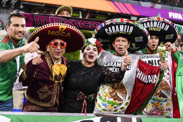 RECORD DATE NOT STATED FIFA World Cup, WM, Weltmeisterschaft, Fussball Qatar 2022 Mexico vs Poland Fans o Aficion Hector Chavez - Caramelo- during the game Mexican national team, Nationalteam (Mexico) vs Poland, Corresponding to Group C of the FIFA World Cup Qatar 2022, at 974 Stadium, Ras Abu Aboud, November 22, 2022. <br><br> Fans o Aficion Hector Chavez - Caramelo- durante el partido Seleccion Nacional Mexicana (Mexico) vs Polonia, correspondiente al Grupo C de la Copa Mundial de la FIFA Qatar 2022, en el Estadio 974, Ras Abu Aboud, 22 de noviembre de 2022. RAS ABU ABOUD DOHA QATAR  Copyright: xMarcioxMachadox 20221122_6511