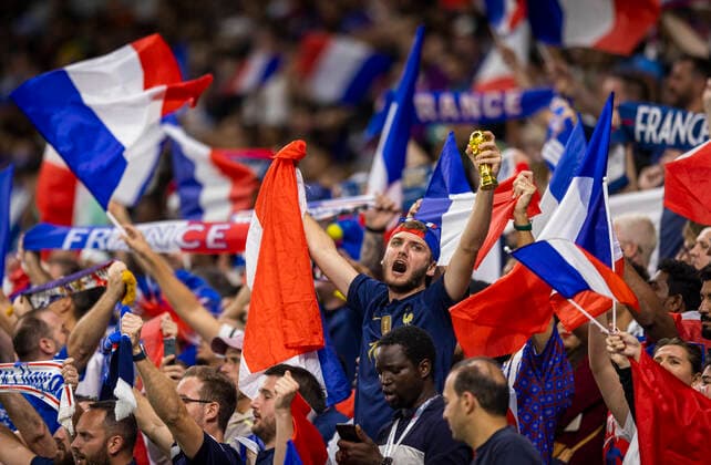 Doha, Qatar. 22nd Nov, 2022. Frankreich Fans France - Australia World Cup 2022 in Qatar 22.11.2022 Credit: Moritz Müller *** Doha, Qatar 22nd Nov, 2022 France Fans France Australia World Cup 2022 in Qatar 22 11 2022 Credit Moritz Müller
