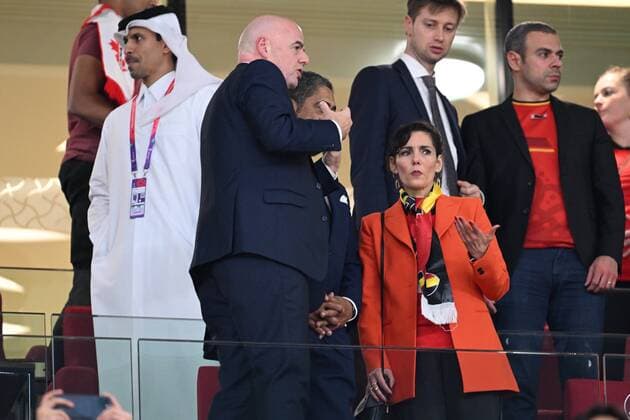 DOHA, QATAR - NOVEMBER 23 : Fifa president Gianni Infantino talking to Van Den Bulck Paul President of Royal Belgian Football Federation and Belgian Minister of Foreign affaires Hadja Lahbib (MR) during the FIFA World Cup, WM, Weltmeisterschaft, Fussball Qatar 2022 Groupe F match between Belgium and Canada at the Ahmad Bin Ali Stadium on November 23, 2022 in Doha, Qatar, 23 11 2022 ( Belgium v Canada - FIFA World Cup Qatar 2022 PhotoNews Panoramic 