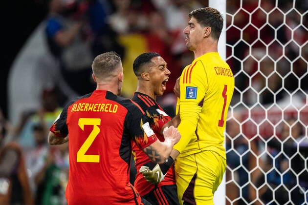 Sport Bilder des Tages 221123 Toby Alderweireld, Youri Tielemans and goalkeeper Thibaut Courtois celebrate after saved penalty during the FIFA World Cup, WM, Weltmeisterschaft, Fussball 2022 football match between Belgium and Canada on November 23, 2022 in Doha. Photo: Joel Marklund BILDBYRAN kod JM JM0385 bbeng fotboll football soccer fotball vm fotbolls-vm fotball-vm fotbolls-vm 2022 fifa world cup 2022 belgien belgium kanada canada jubel Copyright: JOELxMARKLUND BB221123JM118