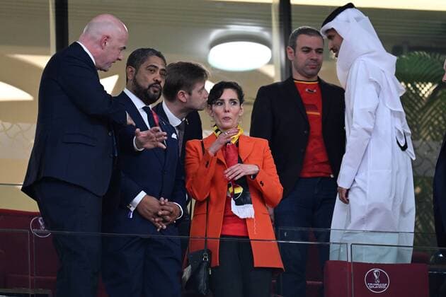 DOHA, QATAR - NOVEMBER 23 : Fifa president Gianni Infantino talking to Van Den Bulck Paul President of Royal Belgian Football Federation and Belgian Minister of Foreign affaires Hadja Lahbib (MR) during the FIFA World Cup, WM, Weltmeisterschaft, Fussball Qatar 2022 Groupe F match between Belgium and Canada at the Ahmad Bin Ali Stadium on November 23, 2022 in Doha, Qatar, 23 11 2022 ( Belgium v Canada - FIFA World Cup Qatar 2022 PhotoNews Panoramic 