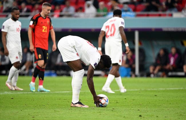 Fussball, Herren, Saison 2022 23, WM in Katar, Gruppe F (1. Spieltag), Belgien - Kanada im Ahmed bin Ali Stadium in Ar-Rayyan, Alphonso Davies (Kanada) vor dem verschossenen Elfmeter, 23.11. 2022, Copyright: xMatthiasxKochx