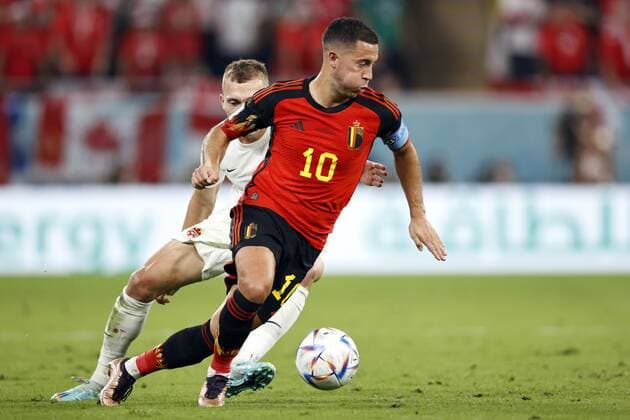 AL-RAYYAN - (l-r) Alistair Johnston of Canada, Eden Hazard of Belgium during the FIFA World Cup, WM, Weltmeisterschaft, Fussball Qatar 2022 group F match between Belgium and Canada at Ahmad Bin Ali Stadium on November 23, 2022 in Al-Rayyan, Qatar. AP Dutch Height MAURICE OF STONE FIFA World Cup Qatar 2022 2022 xVIxANPxSportx xMauricexvanxSteenxWKxIVx