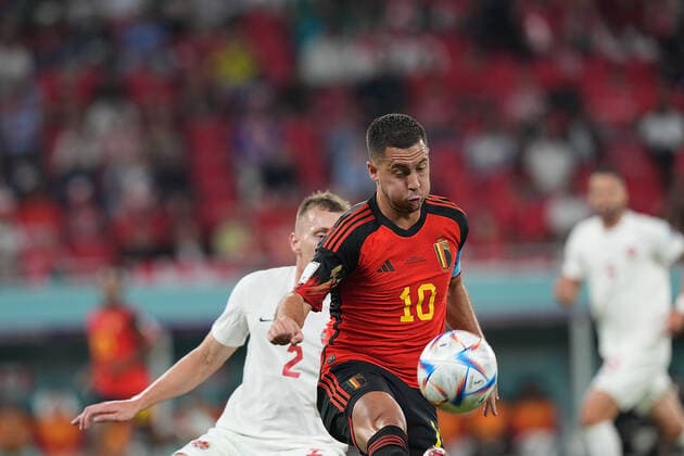 QAT, WM FIFA 2022, Group F, Belgien vs Kanada 23.11.2022, Khalifa International Stadium, Doha, QAT, WM FIFA 2022, Group F, Belgien vs Kanada, im Bild Belgium s forward Eden Hazard , Canada s defender Alistair Johnston .