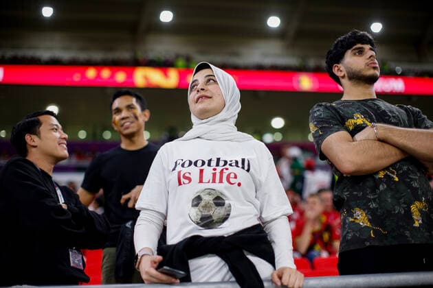 Sport Bilder des Tages belgium vs canada AL-RAYYAN, AR - 23.11.2022: BELGIUM VS CANADA - Fans during the match between Belgium and Canada, valid for the first round of the group stage of the World Cup, held at the Ahmed bin Ali Stadium in Al-Rayyan, Qatar. (Photo: Marcelo Machado de Melo Fotoarena) x2297924x  MarceloxMachadoxdexMelo