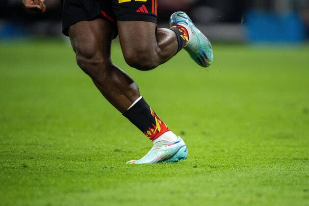221123 Michy Batshuayi of Belgium?s shoes with rainbow details during the FIFA World Cup, WM, Weltmeisterschaft, Fussball 2022 football match between Belgium and Canada on November 23, 2022 in Doha. Photo: Joel Marklund BILDBYRAN kod JM JM0385 bbeng fotboll football soccer fotball vm fotbolls-vm fotball-vm fotbolls-vm 2022 fifa world cup 2022 belgien belgium kanada canada Copyright: JOELxMARKLUND BB221123JM140