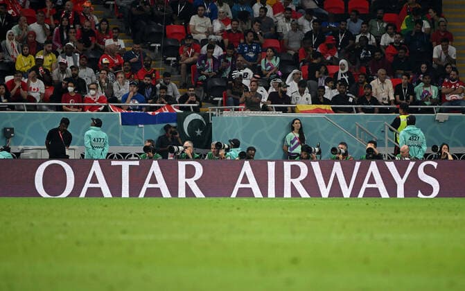 Fussball, Herren, Saison 2022 23, WM in Katar, Gruppe F (1. Spieltag), Belgien - Kanada im Ahmed bin Ali Stadium in Ar-Rayyan, Werbebande Qatar Airways, 23.11. 2022, Copyright: xMatthiasxKochx