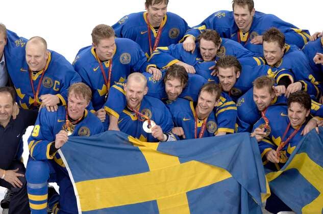 TURIN 20060226 Turin OS Final Finland - Sverige, 2-3. Tre Kronor guldjublar. x30152x *** TURIN 20060226 Turin Olympics Final Finland Sweden, 2 3 Tre Kronor gold jubilation x30152x  Copyright: xLarsxPehrsonx xSvDx xTTx 30152