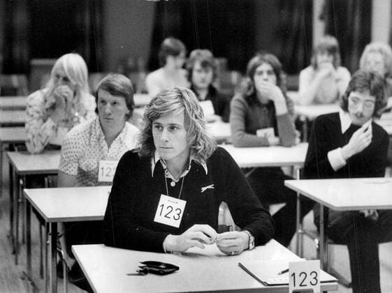 Stockholm 1974-09-30 Tennisspelaren Björn Borg inställer sig hos mönstringsnämnden pa Värnpliktsverket i Solna för att genomga de olika testerna och fa sin värnpliktsplacering Stockholm Sverige PER x12014x