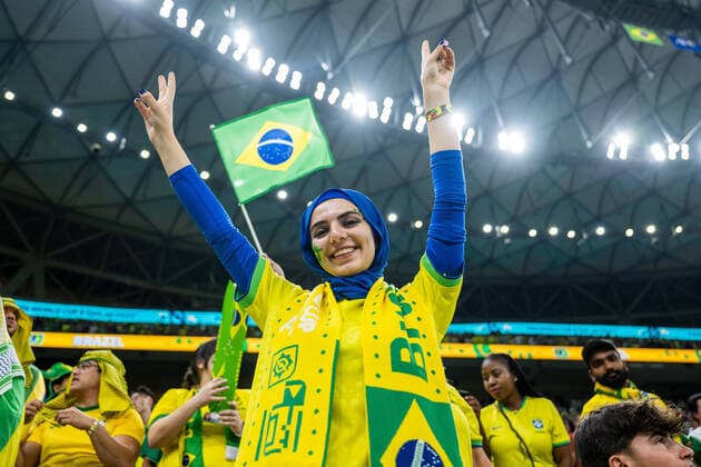 221124 A fan of Brazil ahead of the FIFA World Cup, WM, Weltmeisterschaft, Fussball 2022 football match between Brazil and Serbia on November 24, 2022 in Doha. Photo: Joel Marklund BILDBYRAN kod JM JM0386 bbeng fotboll football soccer fotball vm fotbolls-vm fotball-vm fotbolls-vm 2022 fifa world cup 2022 brasilien brazil serbien serbia publik *** 221124 A fan of Brazil ahead of the FIFA World Cup 2022 football match between Brazil and Serbia on November 24, 2022 in Doha Photo Joel Marklund PHOTO AGENCY code JM JM0386 bbeng fotbol football soccer fotball vm fotbols vm fotbols vm fotbols vm 2022 fifa world cup 2022 Brazil brazil serbia serbia crowd,  Copyright: JOELxMARKLUND BB221124JM030
