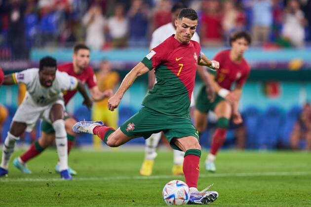 RECORD DATE NOT STATED FIFA World Cup, WM, Weltmeisterschaft, Fussball Qatar 2022 Portugal vs Ghana Cristiano Ronaldo scores his goal 1-0 of Portugal during the game Portugal vs Ghana, Corresponding to Group H of the FIFA World Cup Qatar 2022, at 974 Stadium, Ras Abu Aboud, November 24, 2022. <br><br> Cristiano Ronaldo anota su gol 1-0 de Portugal durante el partido Portugal vs Ghana, correspondiente al Grupo H de la Copa Mundial de la FIFA Qatar 2022, en el Estadio 974, Ras Abu Aboud, 24 de noviembre de 2022. RAS ABU ABOUD QATAR QATAR  Copyright: xCristianxdexMarchenax 20221124_9404