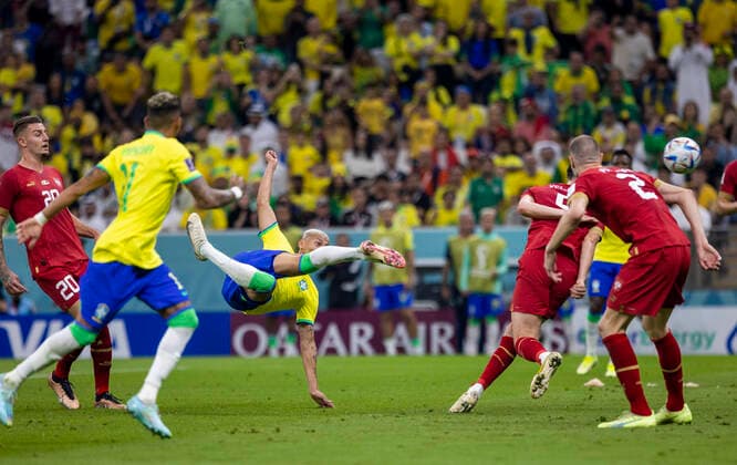 Sport Bilder des Tages Doha, Qatar. 24th Nov, 2022. Richarlison (Brasilien) scores the goal for 2:0 Brazil - Serbia World Cup 2022 in Qatar 24.11.2022 Credit: Moritz Müller *** Doha, Qatar 24th Nov, 2022 Richarlison Brazil scores the goal for 2 0 Brazil Serbia World Cup 2022 in Qatar 24 11 2022 Credit Moritz Müller