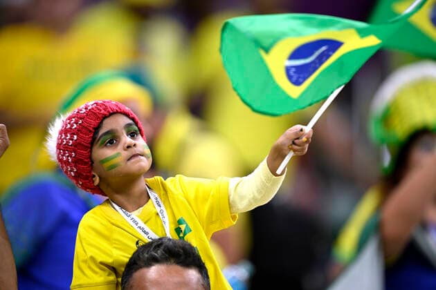 FANS Team Brasilien FIFA World Cup, WM, Weltmeisterschaft, Fussball 2022 in Qatar Vorrundenspiel Gruppe G Brasilien - Serbien am 24.11.2022 im Lusail Stadion DFL REGULATIONS PROHIBIT ANY USE OF PHOTOGRAPHS as IMAGE SEQUENCES and or QUASI-VIDEO *** FANS Team Brazil FIFA World Cup 2022 in Qatar Preliminary Round Match Group G Brazil Serbia on 24 11 2022 at Lusail Stadium DFL REGULATIONS PROHIBIT ANY USE OF PHOTOGRAPHS as IMAGE SEQUENCES and or QUASI VIDEO Copyright: xLacixPerenyix