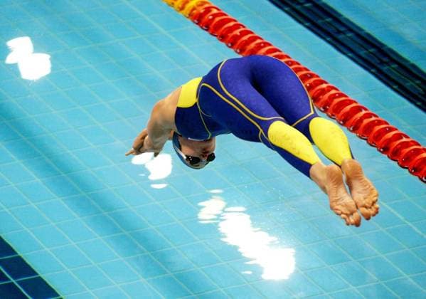 SYDNEY 000923 - OS i Sydney 2000, Therese Alshammar dyker i bassängen. SYDNEY AUSTRALIEN Simning x599x *** SYDNEY 000923 Sydney 2000 Olympics, Therese Alshammar dives in the pool SYDNEY AUSTRALIA Swimming x599x  Copyright: xJonasxLindkvistx OS SYDNEY 2000 ALSHAMMAR