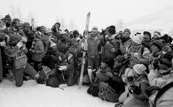 Sestriere 198601 Alpine akaren Ingemar Stenmark tränger sig fram bland massmedia Sestriere Italien x4x *** Sestriere 198601 Alpine acrobat Ingemar Stenmark makes his way through the media Sestriere Italy x4x  Copyright: xTORBJÖRNxANDERSSONx xXPx xTTx INGEMAR STENMARK
