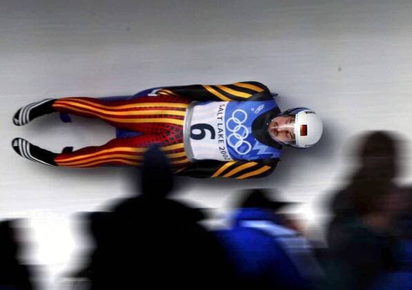 SALT LAKE CITY 020210 - Vinter-OS 2002, rodel, Georg Hackl, Tyskland, far fram i rodelbanan. SALT LAKE CITY RODEL x599x *** SALT LAKE CITY 020210 Winter Olympics 2002, luge, Georg Hackl, Germany, father in the luge track SALT LAKE CITY RODEL x599x  Copyright: xJONASxLINDKVISTx