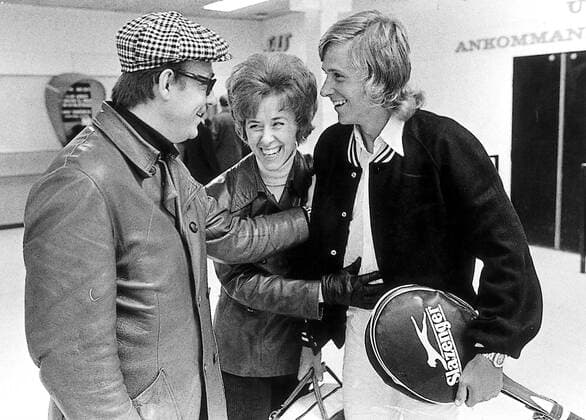 STOCKHOLM 1973-01-25 Tennisspelaren Björn Borg tillsammans med sina föräldrar Rune and Margareta Borg pa Arlanda STOCKHOLM SVERIGE x32x