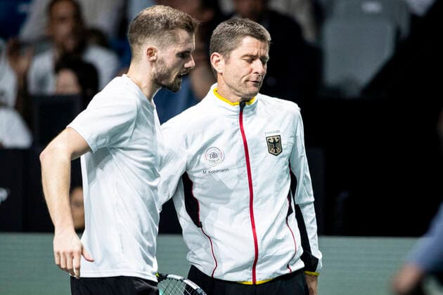 Oscar Otte and Michael Kohlmann of Deutschland ESP, Deutschland vs. Kanada, Tennis Davis Cup, Viertelfinale, 24.11.2022 ESP, Deutschland vs. Kanada, Tennis Davis Cup, Viertelfinale, 24.11.2022 Malaga Copyright: xEibner-Pressefoto OmarxArnaux EP_EER