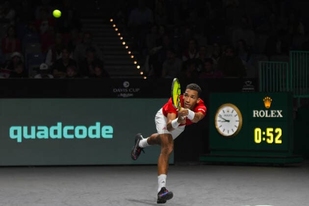 MALAGA, SPAIN - NOVEMBER 24: FÃ lix Auger-Aliassime during the Davis Cup by Rakuten Finals 2022 quarter-finals match between Germany and Canada at Palacio de los Deportes Jose Maria Martin Carpena on November 24, 2022 in Malaga, Spain Copyright: xAndreaxRositox DSC_8179