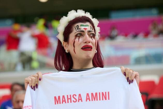 RECORD DATE NOT STATED FIFA World Cup, WM, Weltmeisterschaft, Fussball Qatar 2022 Wales vs Iran Fans o Aficion during the game Wales vs Iran, Corresponding to Group B of the FIFA World Cup Qatar 2022, at Ahmad bin Ali Stadium, Al-Rayyan, November 25, 2022. <br><br> Fans o Aficion durante el partido Gales vs Iran, correspondiente al Grupo B de la Copa Mundial de la FIFA Qatar 2022, en el Estadio Ahmad bin Ali, Al Rayyan, Doha, el 25 de noviembre de 2022. AL RAYYAN DOHA QATAR  Copyright: xJorgexMartinezx 20221125_10173